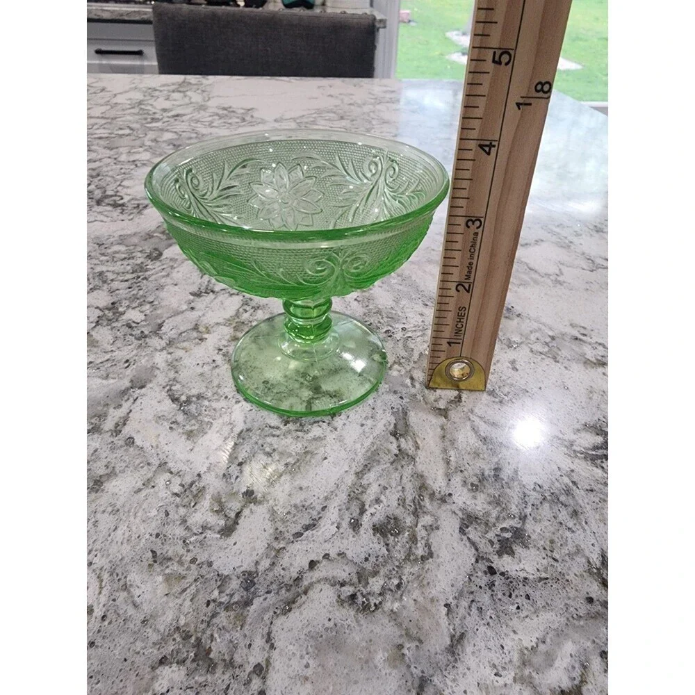 Green Depression Uranium Sunflower Glass Icecream Bowl